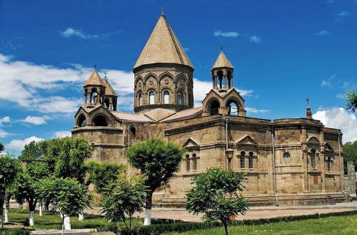 Ejmiadzin_Cathedral.jpg