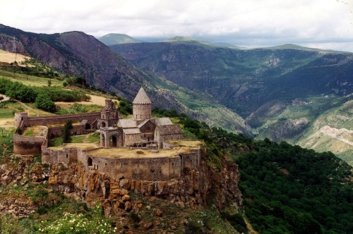 Tatev_Monastery,_Armenia.jpg