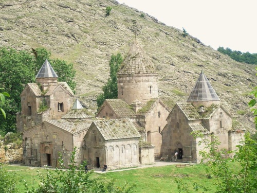 1024px-Goshavank_View1.jpg