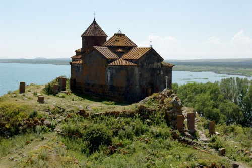 Hayravank_Monastery.jpg